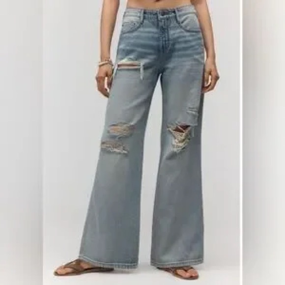 Anthropologie Pilcro Mid-Rise Relaxed Wide Leg Distressed Jean in Blue Size 25 - Picture 13 of 13